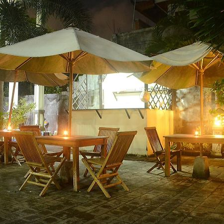 Budget Door Legian Inn Кута Екстериор снимка