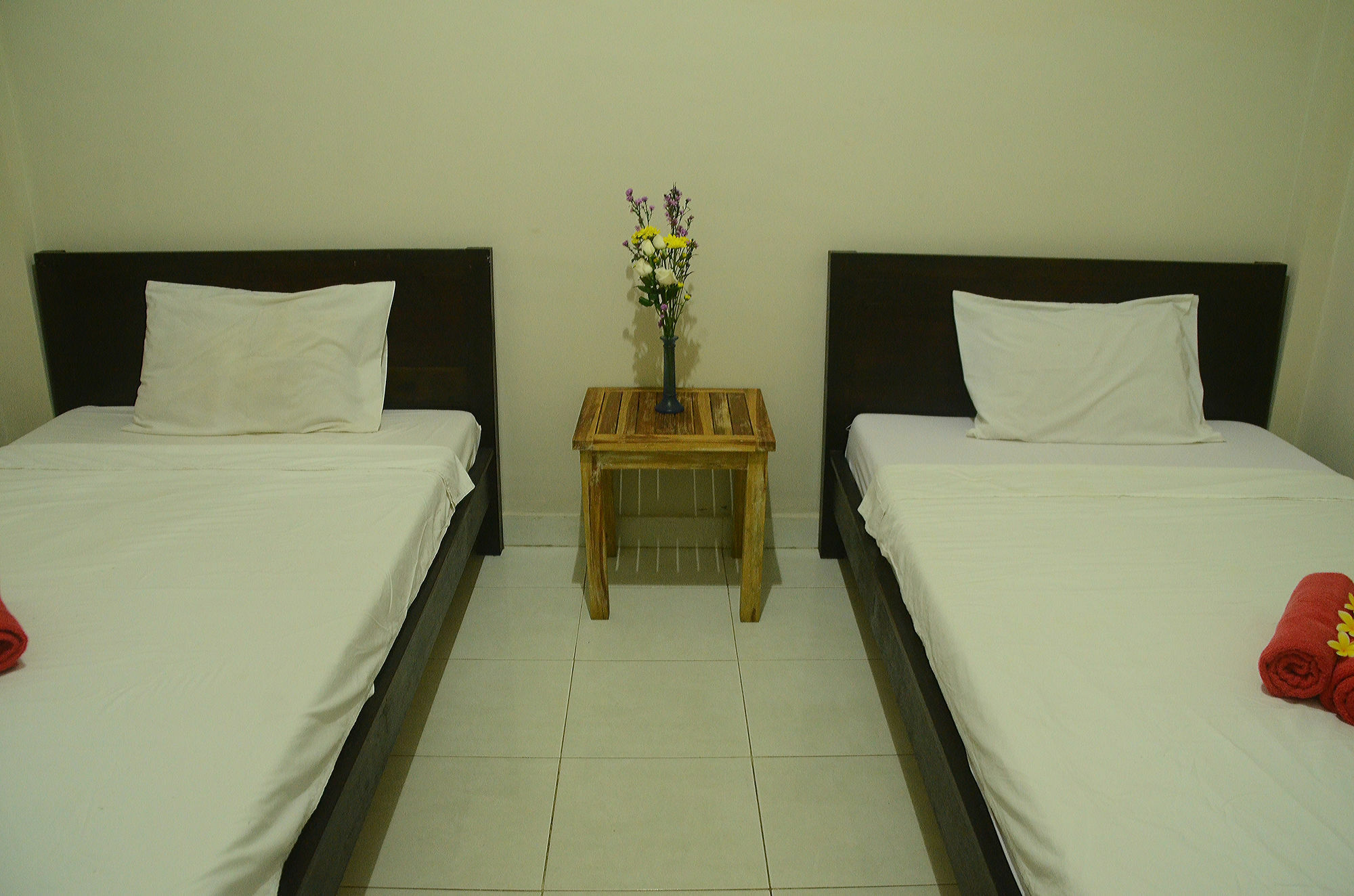 Budget Door Legian Inn Кута Екстериор снимка