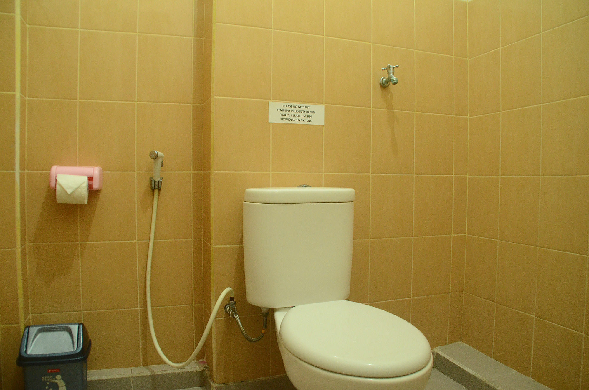Budget Door Legian Inn Кута Екстериор снимка